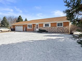 W331S8170 James Dr, Mukwonago, WI 53149