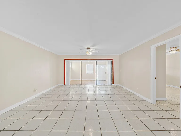 221 NW 43rd Pl — Photo 21