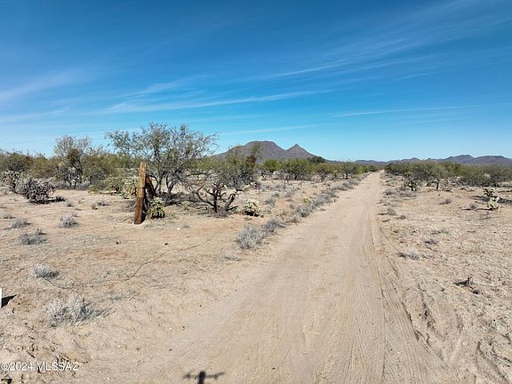 5th image of 21900 W Black Peak Trl