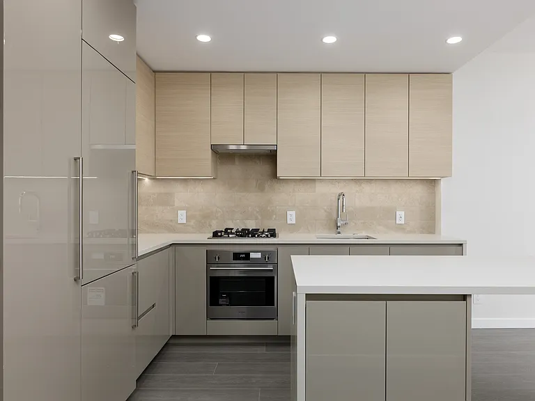 2108 Gilmore Ave #4706 — Photo 2