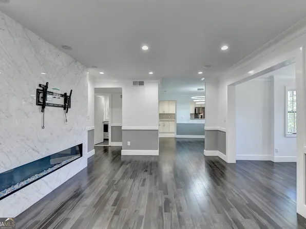 192 Triumph Dr NW, Atlanta, GA 30327