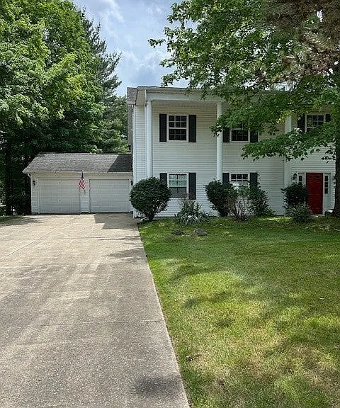 119 Burlington Oval Dr #10 — Photo 2