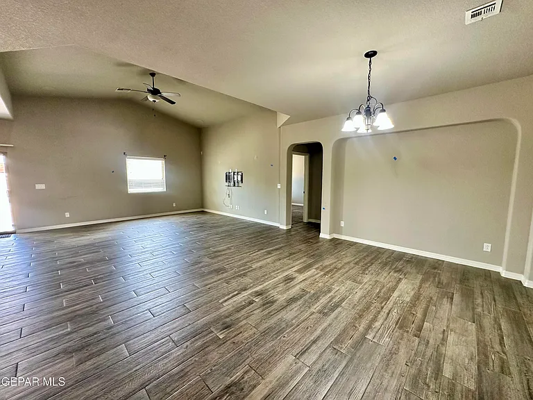 7785 Enchanted Circle Dr — Photo 11
