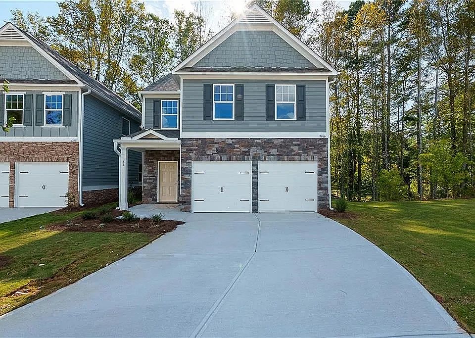 1st image of 32 Parkwood Dr