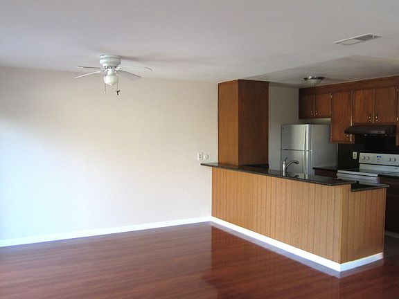 3rd image of 43126 Mayfair Park Ave