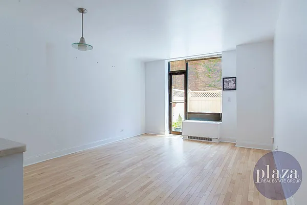 Sold by Plaza Real Estate Group | media 19