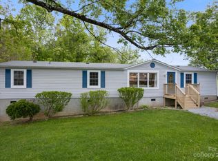 57 Bittersweet Dr, Hendersonville, NC 28792