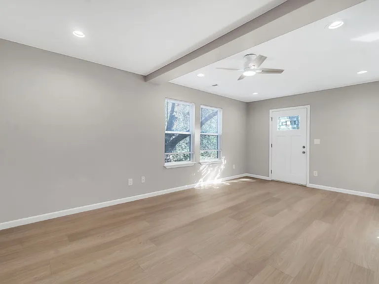 253 Woodruff St — Photo 4