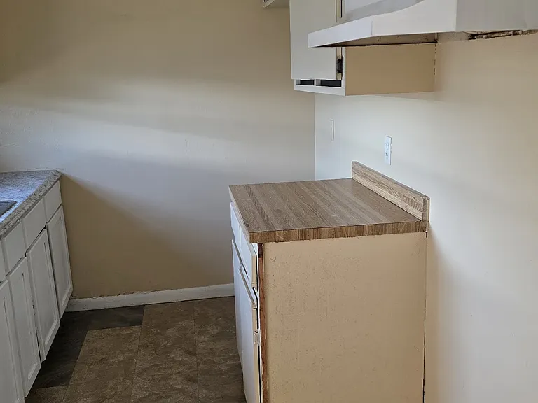 503 Washington Blvd NE — Photo 9