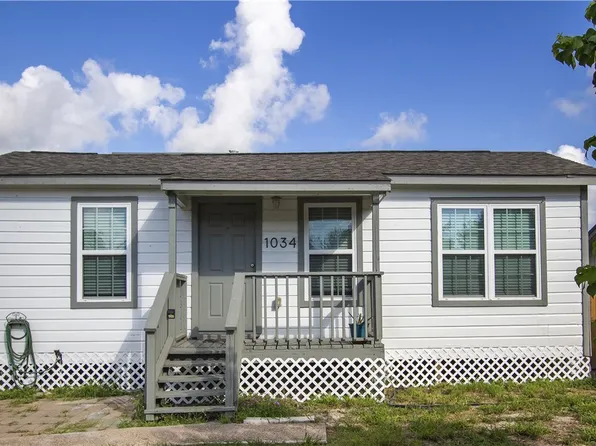 1034 S 10th St, Aransas Pass, TX 78336