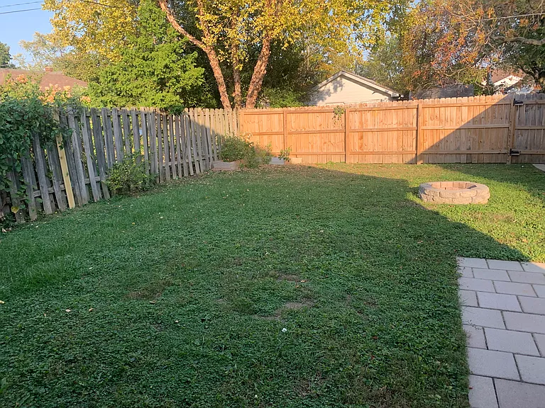 1109 N Bosart Ave — Photo 17