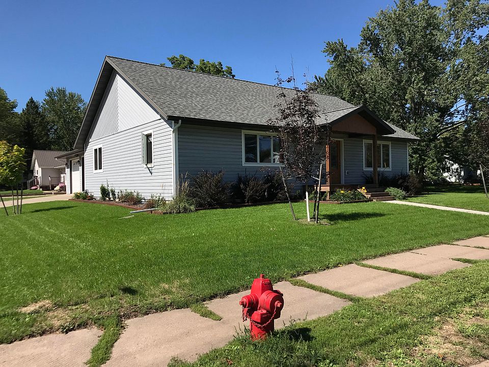 Front/Garage View