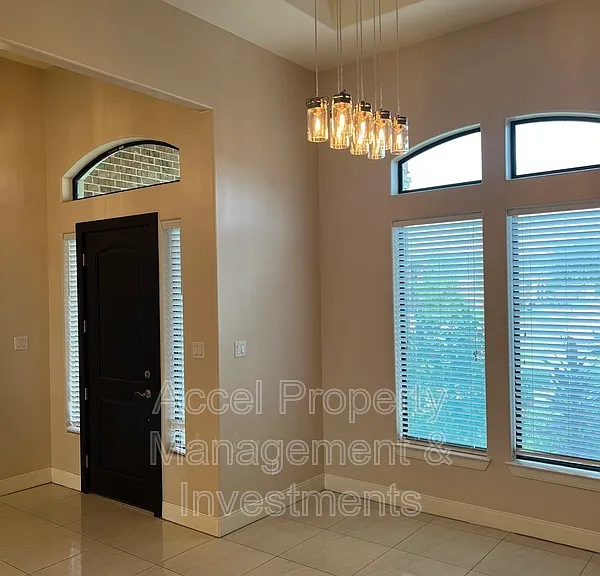 711 Abbott Ave — Photo 5