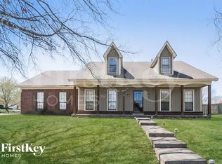 5425 Ross Rd, Memphis, TN 38141