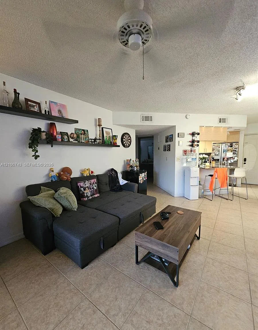 Las Vistas At Doral Condo — Photo 4