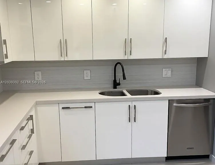 10180 W Bay Harbor Dr #0 — Photo 12
