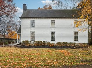 2427 Roxboro Rd, Cleveland Heights, OH 44106