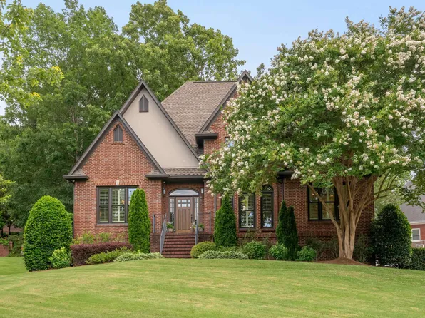 800 Park View Cir, Birmingham, AL 35242