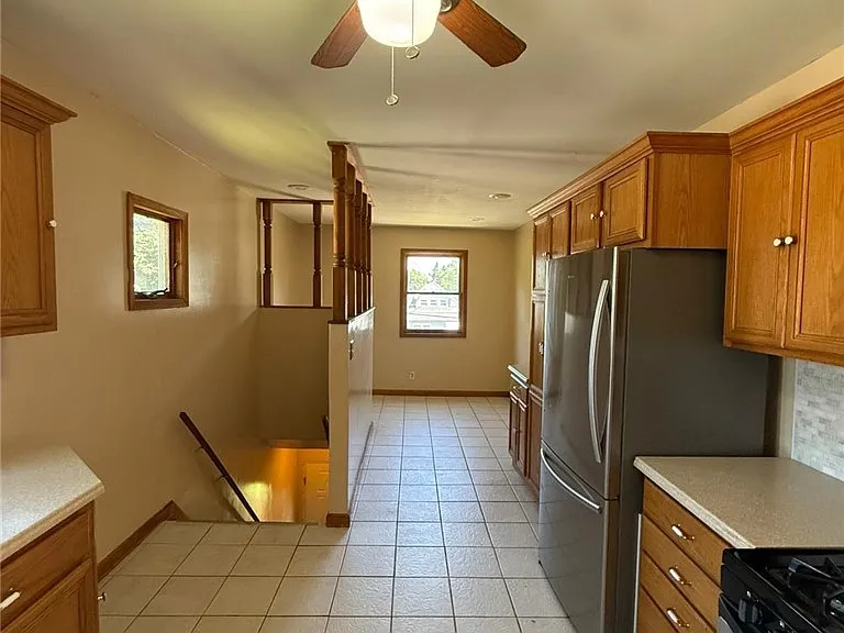 21 Amber St #UPPER — Photo 4