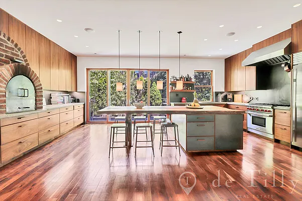 Rented by DE TILLY REAL ESTATE | media 1