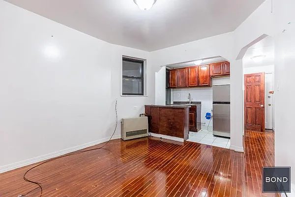 Rented by Bond New York | media 11