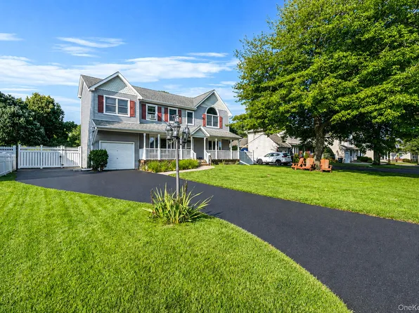 65 Sylvia Drive, West Islip, NY 11795