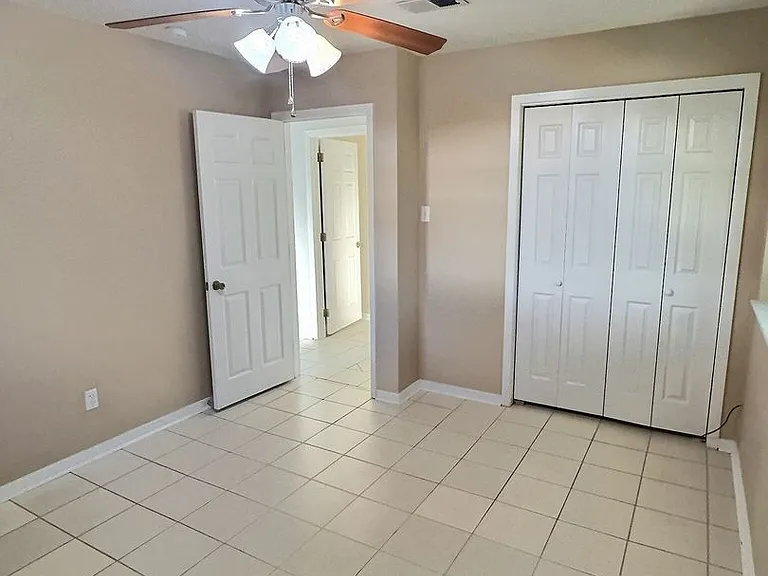 302 Hunter Dr — Photo 15