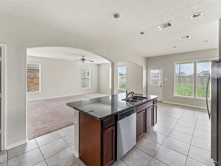8014 Oxbow Manor Ln — Photo 7