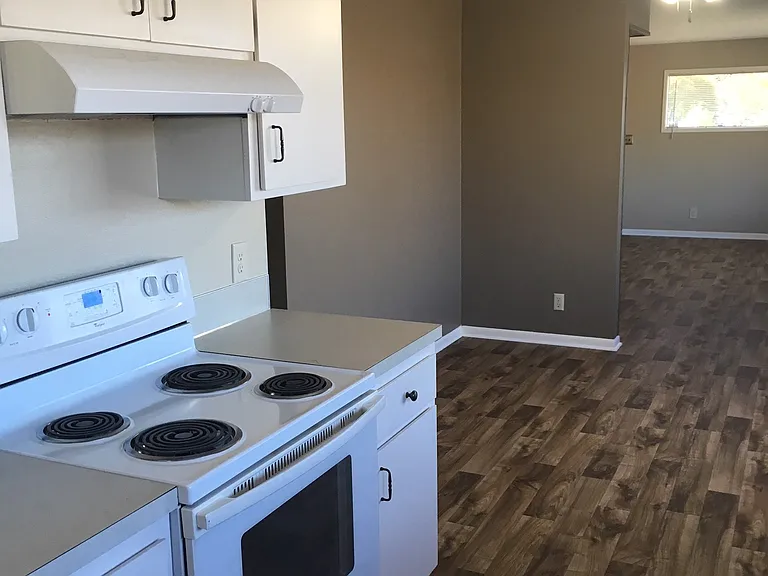 3311 Kromer Ave — Photo 10
