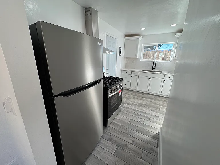 1136 N Sanborn Rd #2 — Photo 3