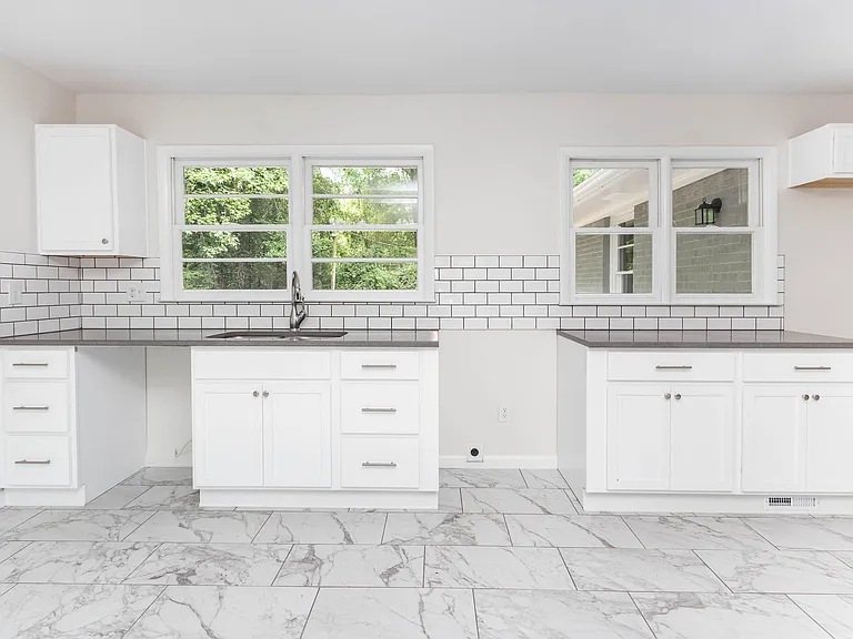105 Mountain View Dr — Photo 4