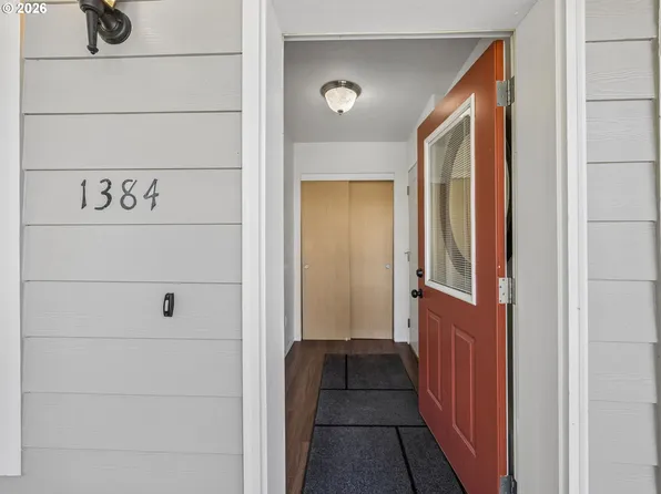 1384 SW 22nd Ter, Gresham, OR 97080