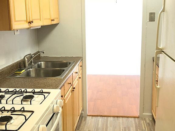 2nd image of 3950 N Lake Shore Dr #1623