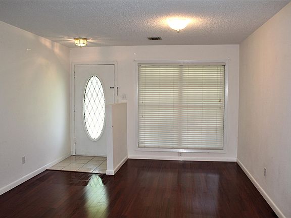 4th image of 105 N William Dr