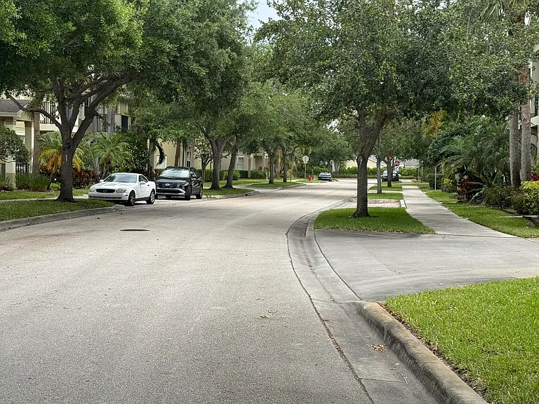 2131 SE Destin Dr — Photo 3