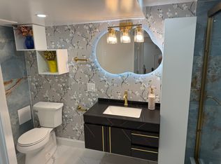 64 Rowe St #B, Auburndale, MA 02466