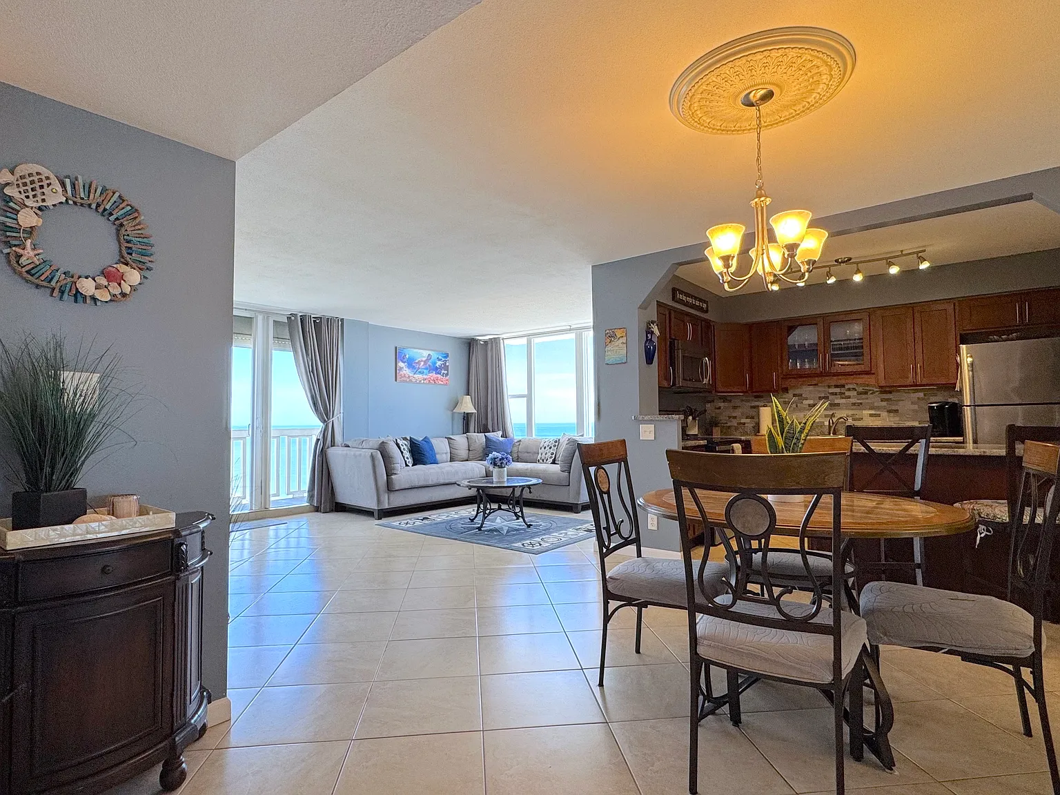 2 bed, 1058 sqft, $1,850 — Photo 3