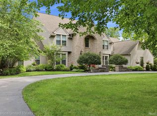 12825 Larkins Rd, Brighton, MI 48114