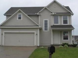 772 Meadowbrook St, Olathe, KS 66030
