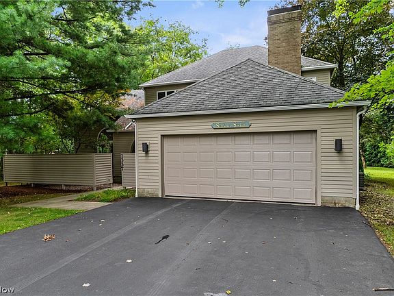 2nd image of 1337 Springwood Trce SE