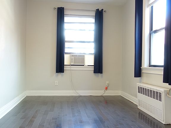 4th image of 419 W 47th St APT H8