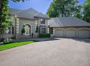 11808 Tapestry Ln, Minnetonka, MN 55305