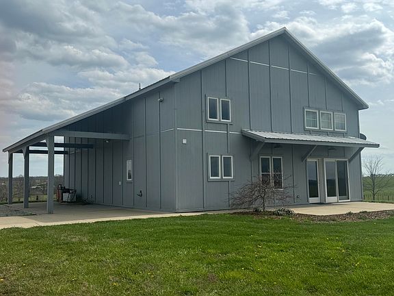 3rd image of 246 Montague Ln