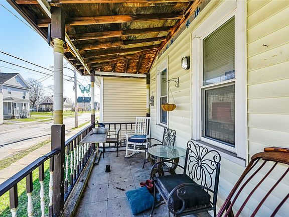 3rd image of 219 Hebard St