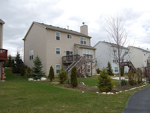 4th image of 330 Bedford Ln