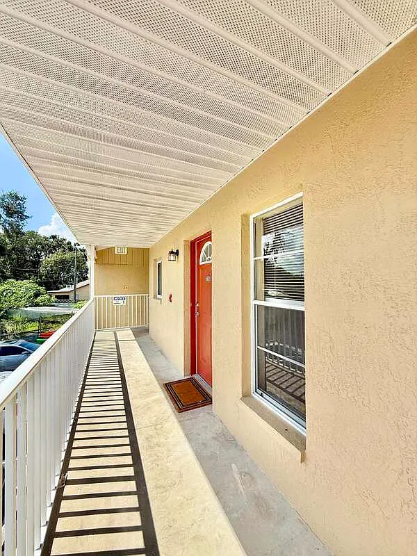 2 bed, 2.0 bath, 915 sqft, $1,195 — Photo 4