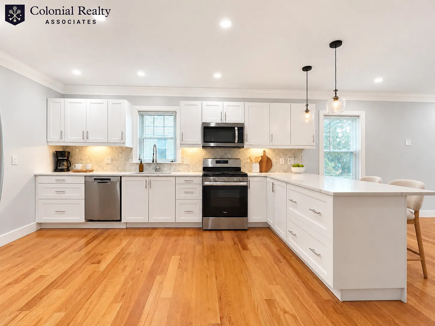 2 bed, 1.0 bath, 942 sqft, $3,595 — Photo 2