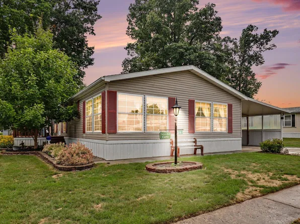 15877 Cottonwood Ave NE, Cedar Springs, MI 49319