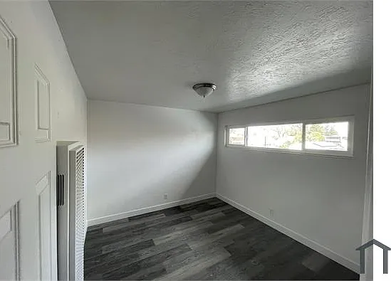 724 Lampasas Ave #4 — Photo 3