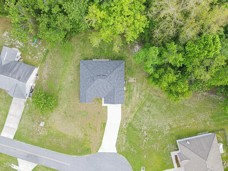 315 SE Lindale Gln — Photo 7